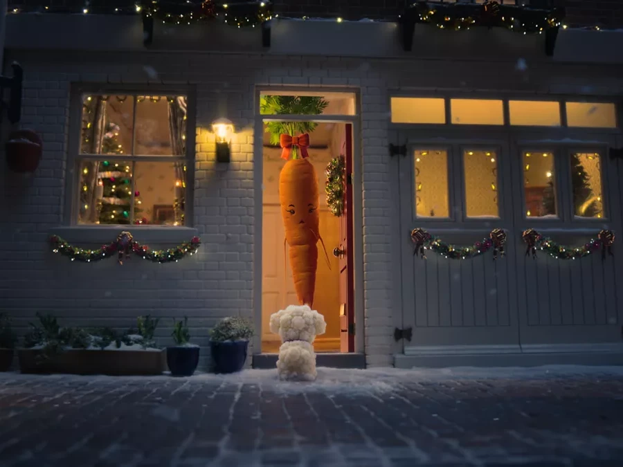 Aldi’s Kevin the Carrot faces festive wedding chaos